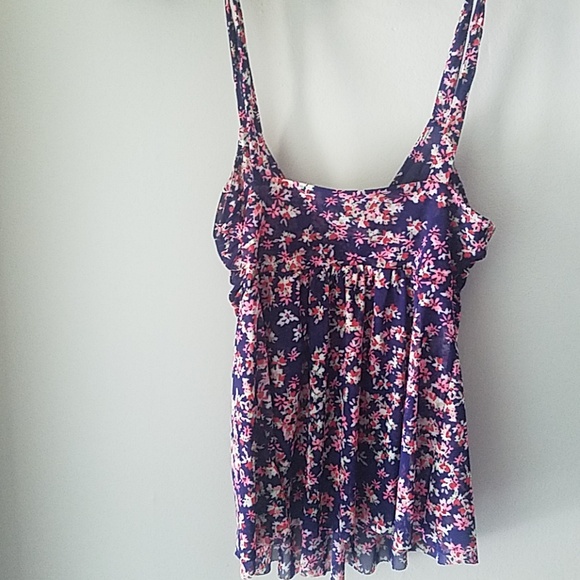 EXPRESS Floral Flowy Top - Picture 4 of 5